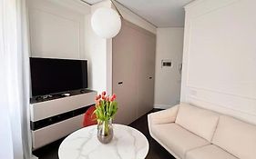 Elegante Appartamento In Zona Tortona-Solari