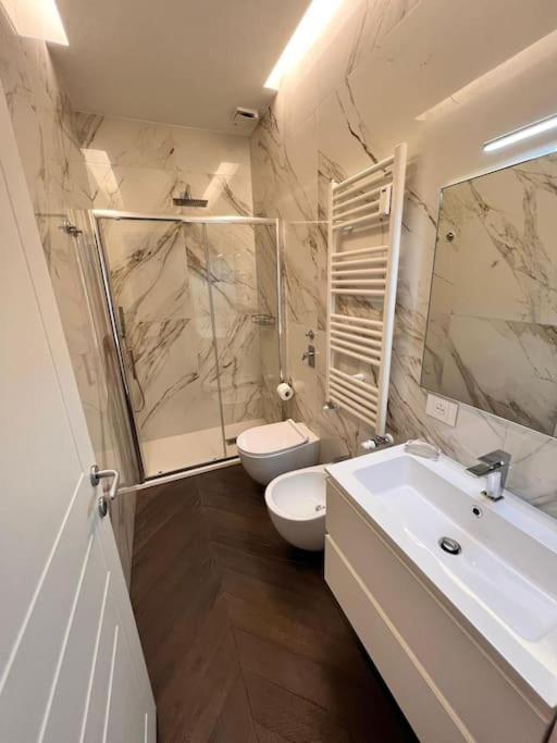 Elegante Appartamento In Zona Tortona-Solari Milano Esterno foto
