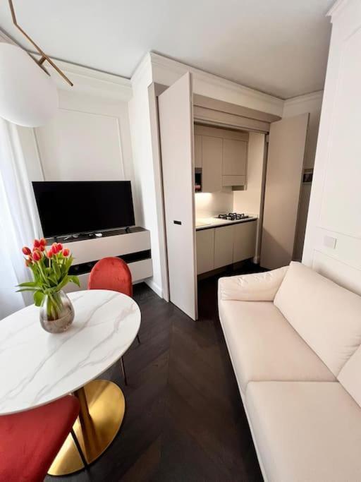 Elegante Appartamento In Zona Tortona-Solari Milano Esterno foto